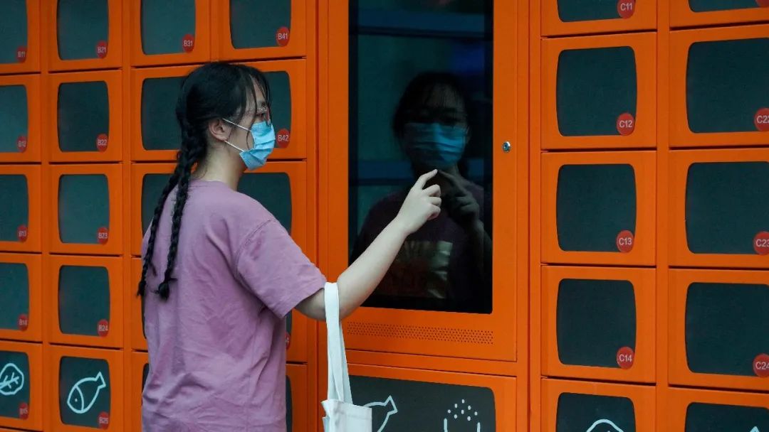 諄勤工業(yè)平板電腦攜手外賣取餐柜，邁進外賣新時代